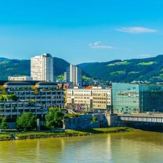 Tehnični Graz-futuristični Linz-cesarski Dunaj
